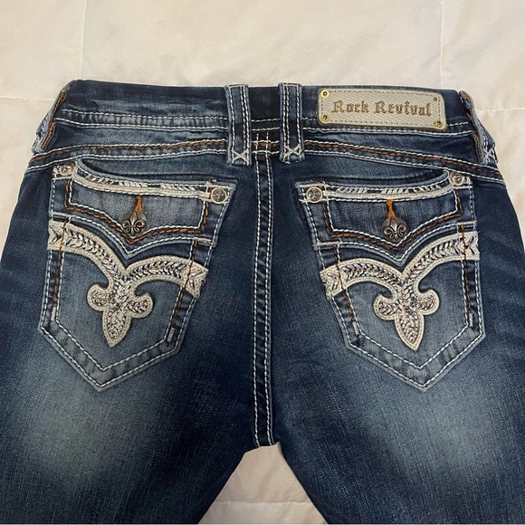 LIKE NEW - ROCK REVIVAL YEON BOOT CUT
JEANS - SIZE 27 - Picture 5 of 10